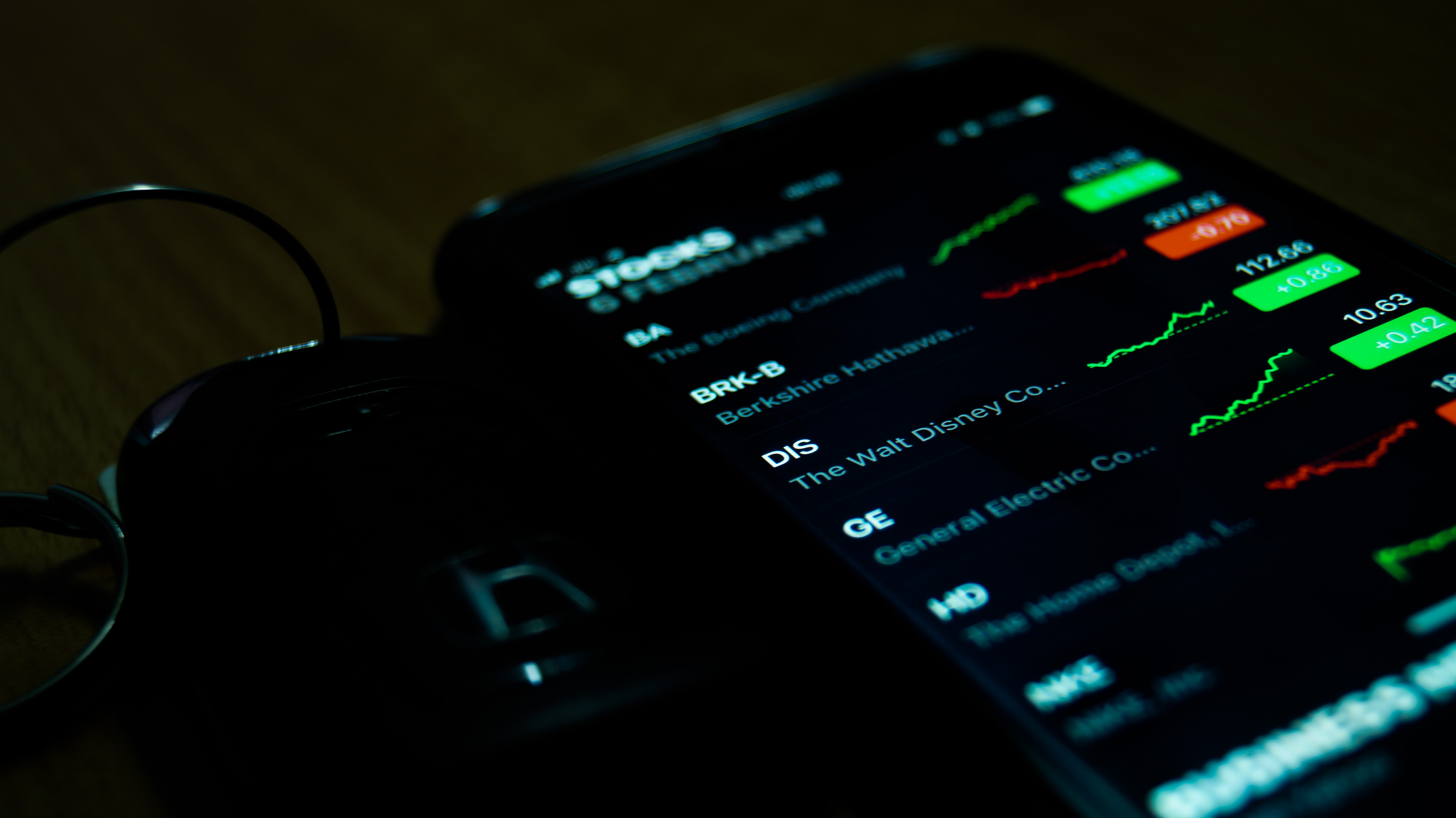 Undervalued Large-Cap Dividend Stocks on NAS August 2025